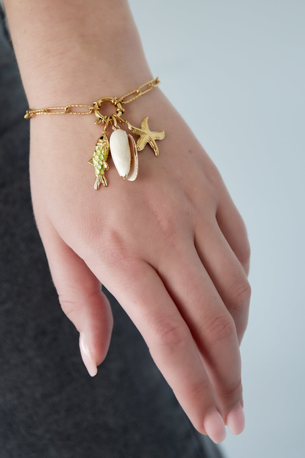 Elegant 14K Gold Plated Shell Charm Bracelet