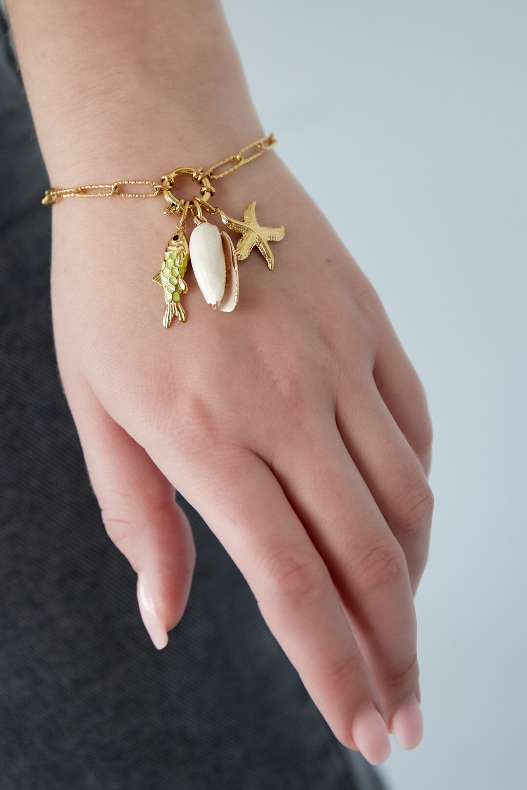 Elegant 14K Gold Plated Shell Charm Bracelet