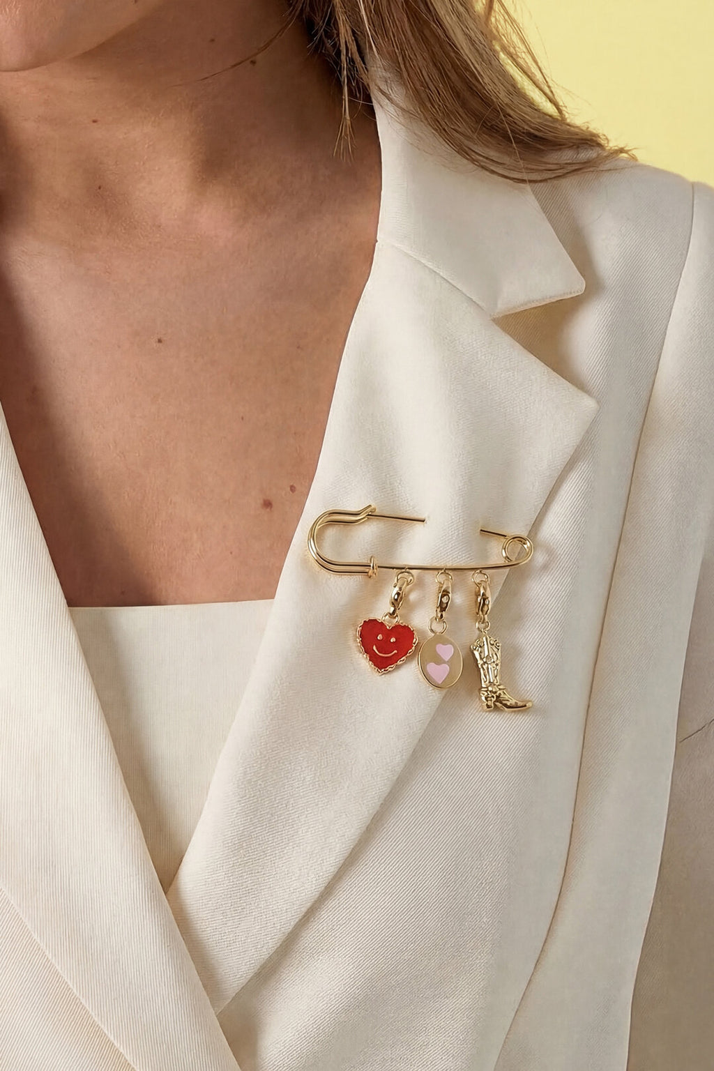 Elegant Gold Color Stainless Steel Brooch for Daily Wear