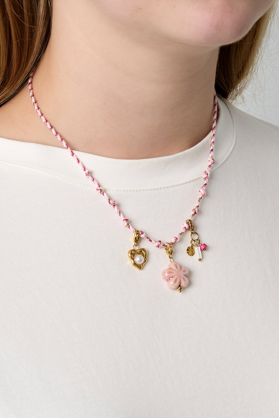 Cotton swirl necklace DIY