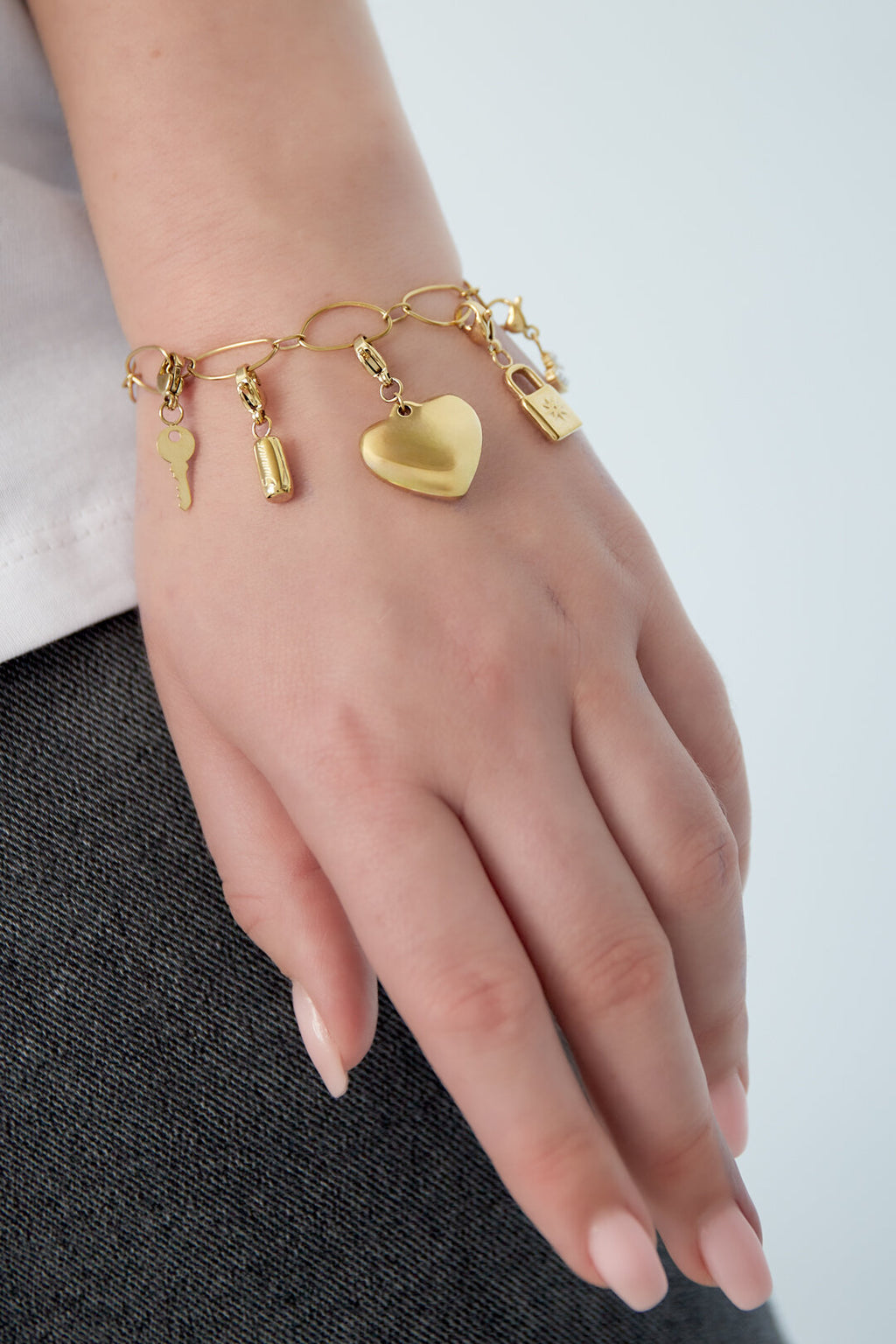 Elegant 14K Gold Plated Heart Charm Bracelet for Women